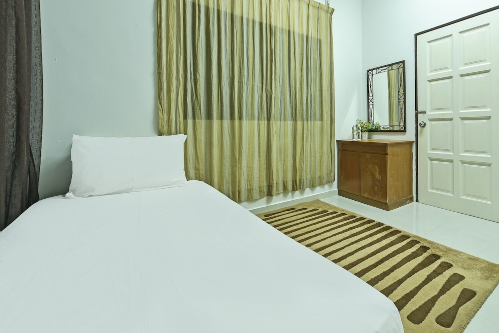Single Room, Private Bathroom