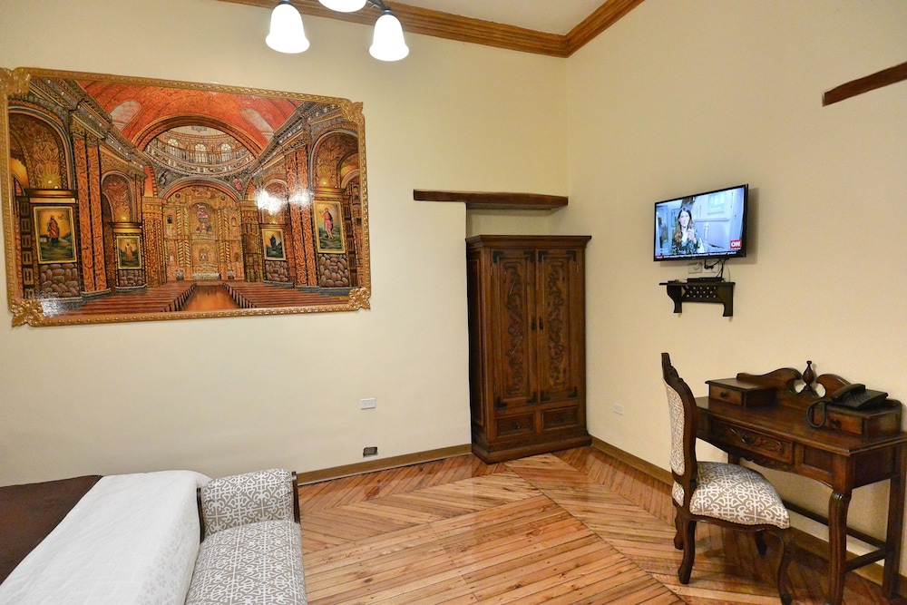Superior Double Room, 1 King Bed, Non Smoking photo 3