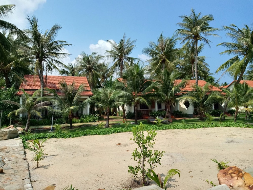 Deluxe Apartment, 1 King Bed, Beach View