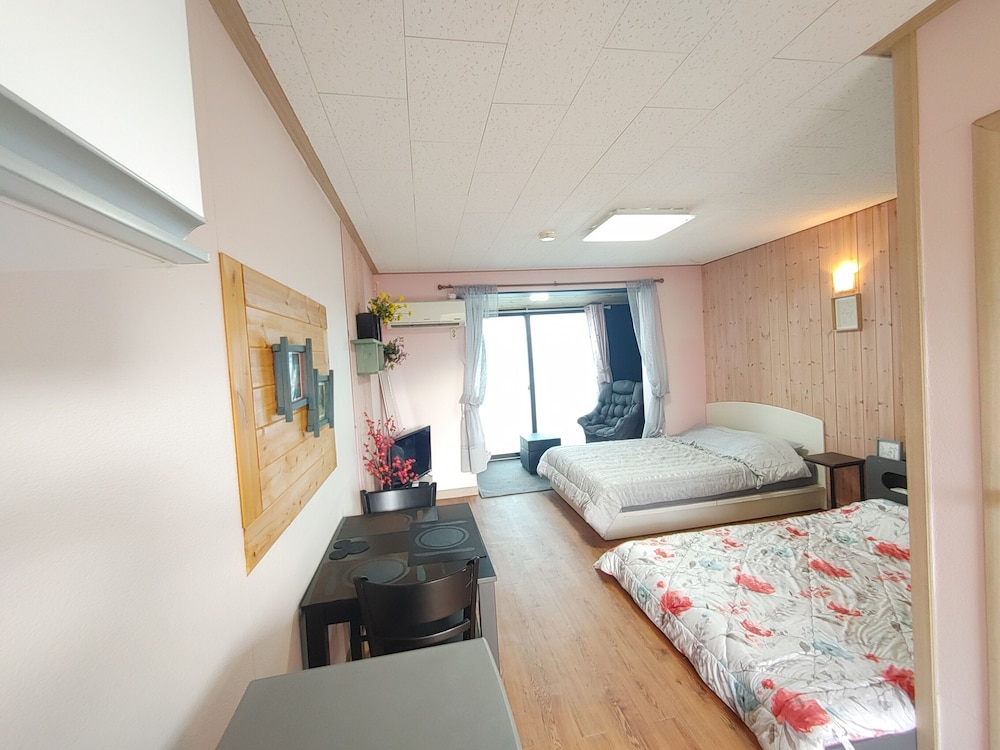 Traditional Double or Twin Room (13 PY, Ondol, Deulkkotyanggi) photo 1