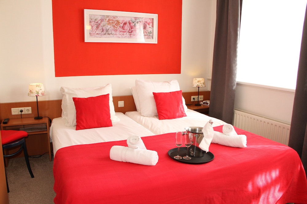 Standard Double Room photo 2