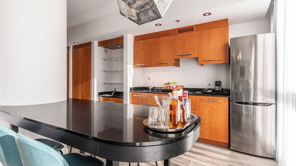 Penthouse Crescent