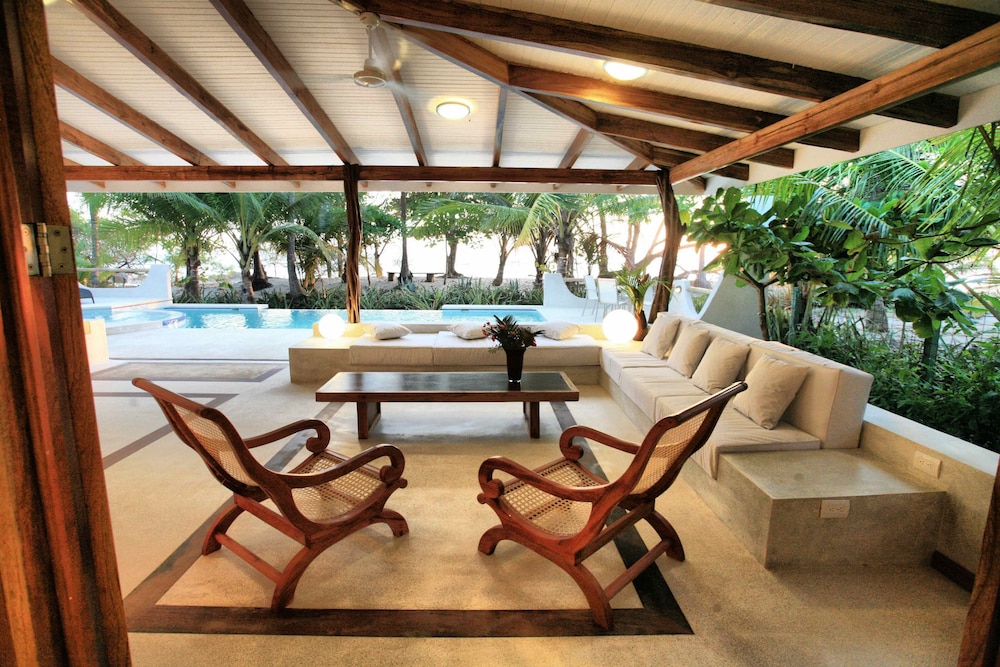 Suite, 2 Queen Beds, Beachside photo 3
