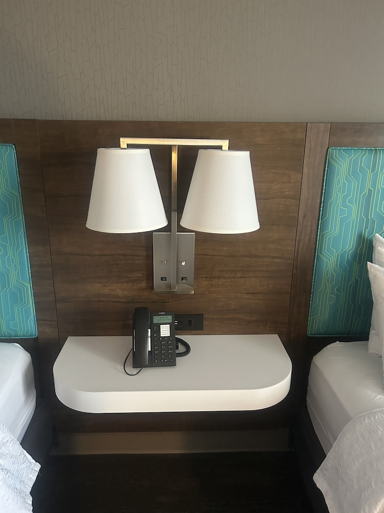 Room, 2 Queen Beds, Accessible, Non Smoking (Hearing Accessible) - Photo 2