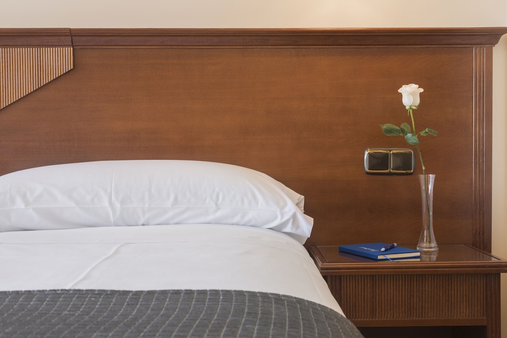 Triple Room, 3 Twin Beds - Photo 4