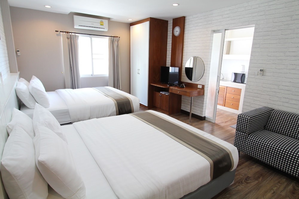 Family Quadruple Room, 2 Double Beds photo 2
