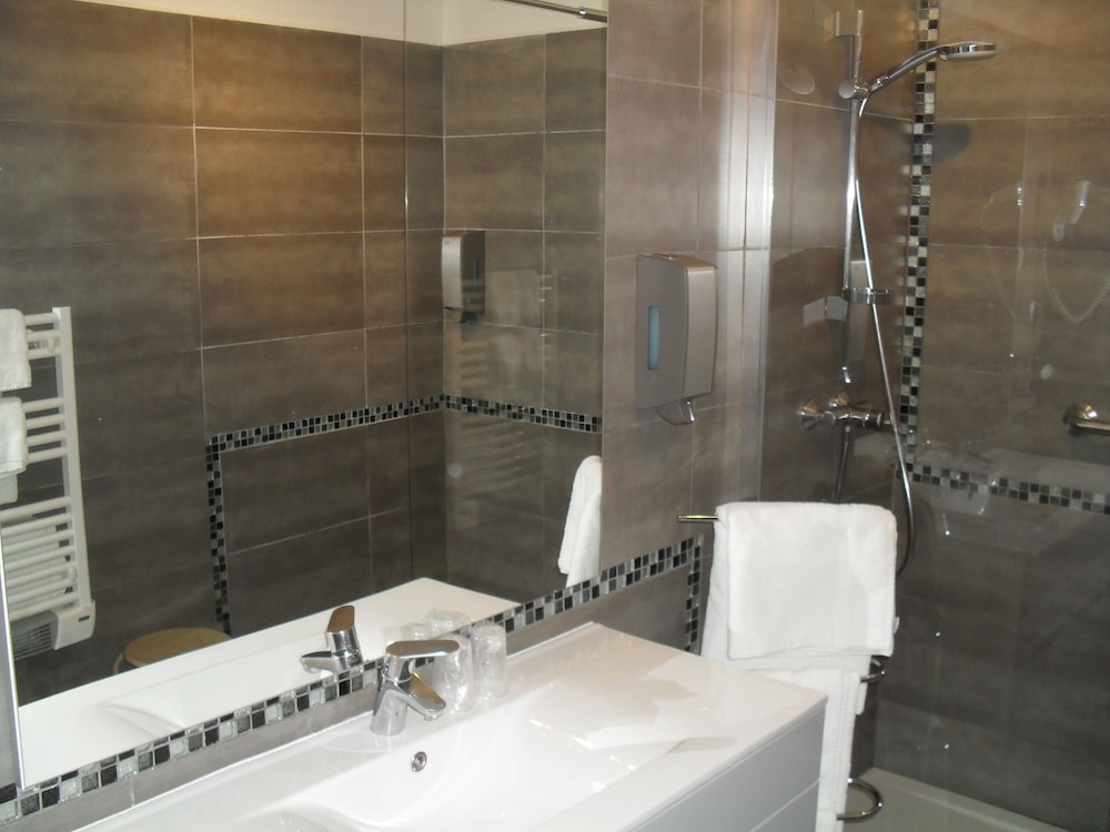 Superior Quadruple Room photo 3