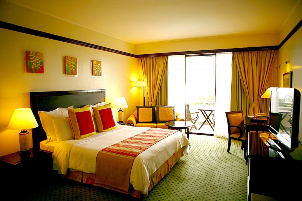 Royal Suite, 1 Bedroom, Balcony (Crown Ocean Suite)