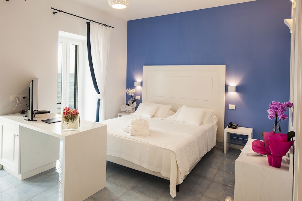 Junior Suite, Sea View photo 2