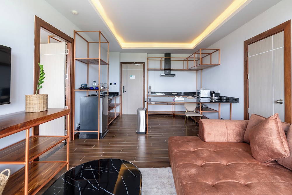 Premium Family Suite - Photo 8