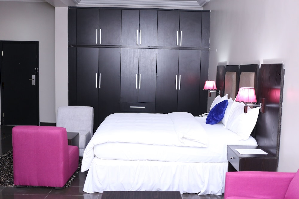 Royal Room - Photo 5