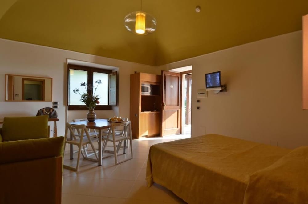 Camera Familiare con Angolo Cottura - Dependance - Altro Edificio photo 1