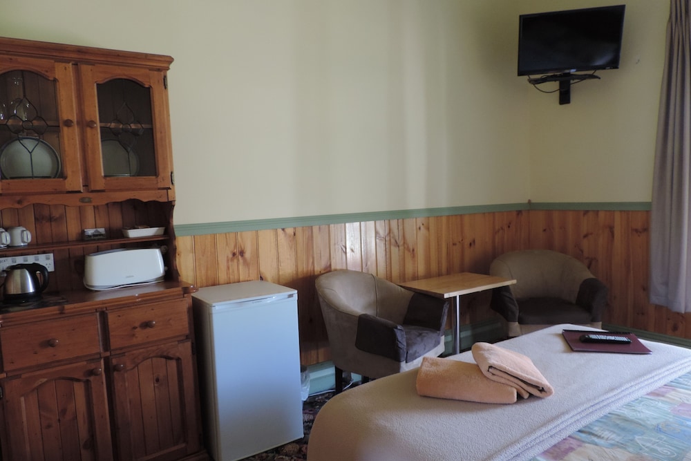 Standard Twin Room, 1 Bedroom, Non Smoking, Balcony photo 2