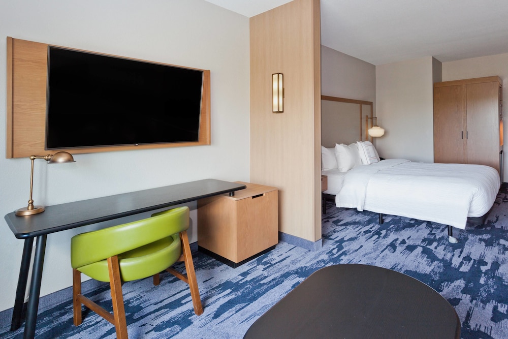 Suite, 1 King Bed photo 1