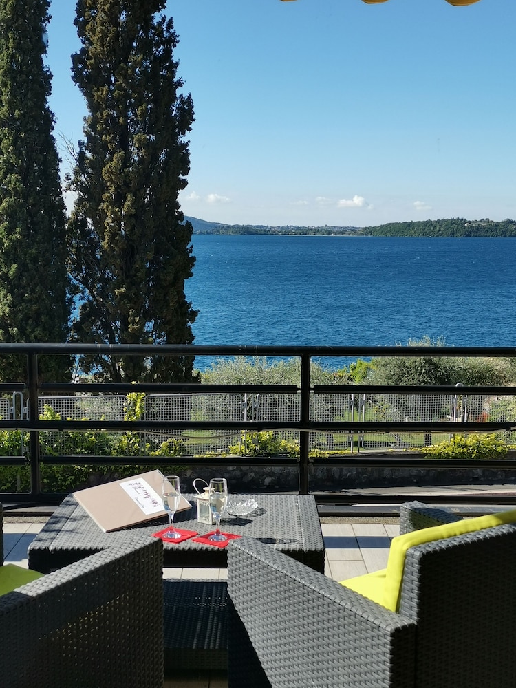 Panoramic Double Room, Lake View photo 2