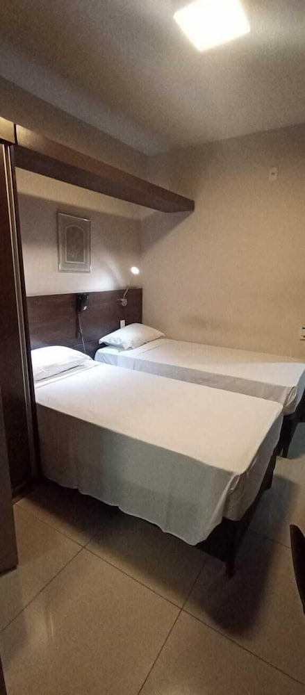 Classic Twin Room - Photo 2