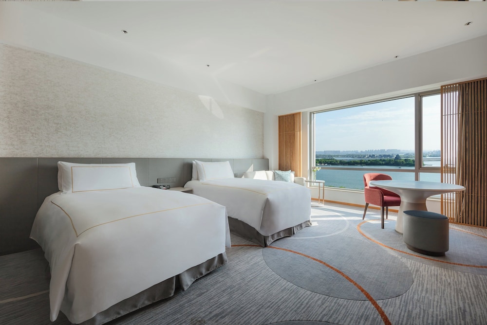 Premium Room, Multiple Beds (Jinji Lake View) - Photo 2