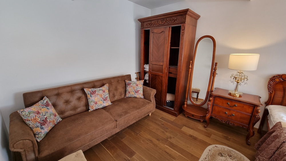Double Room, 1 King Bed, Non Smoking photo 3
