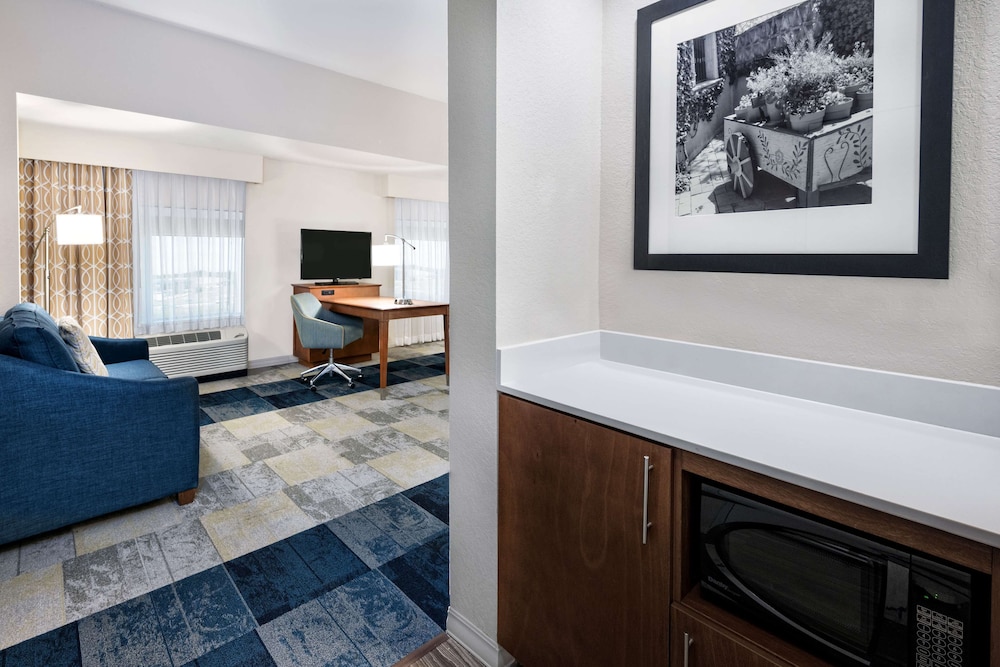 Room, 2 Queen Beds, Accessible (Roll-in Shower)