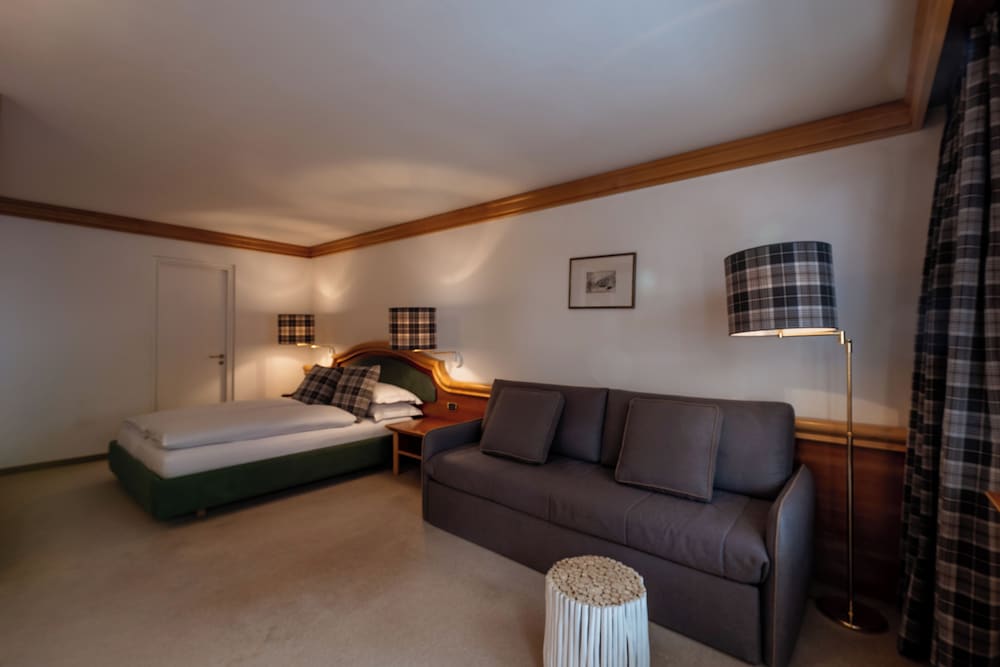 Superior Triple Room, 1 Double Bed with Sofa bed, Balcony photo 2