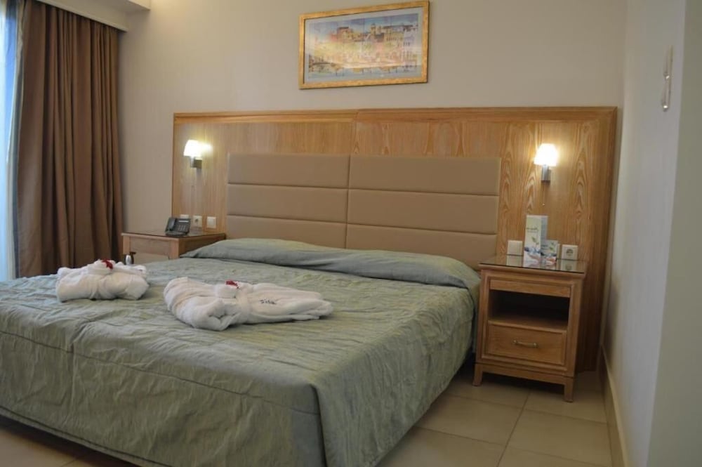 Sea View Twin Room - Photo 1