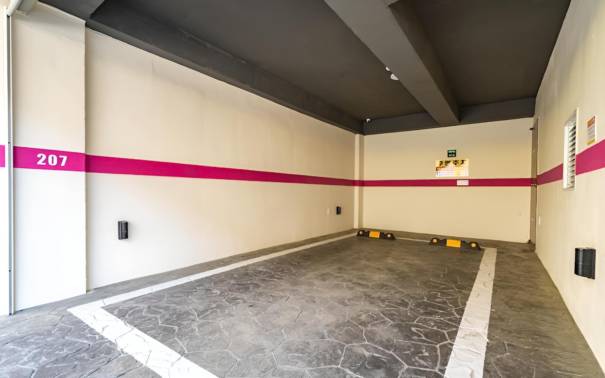 Room (Standard Room) - Photo 11