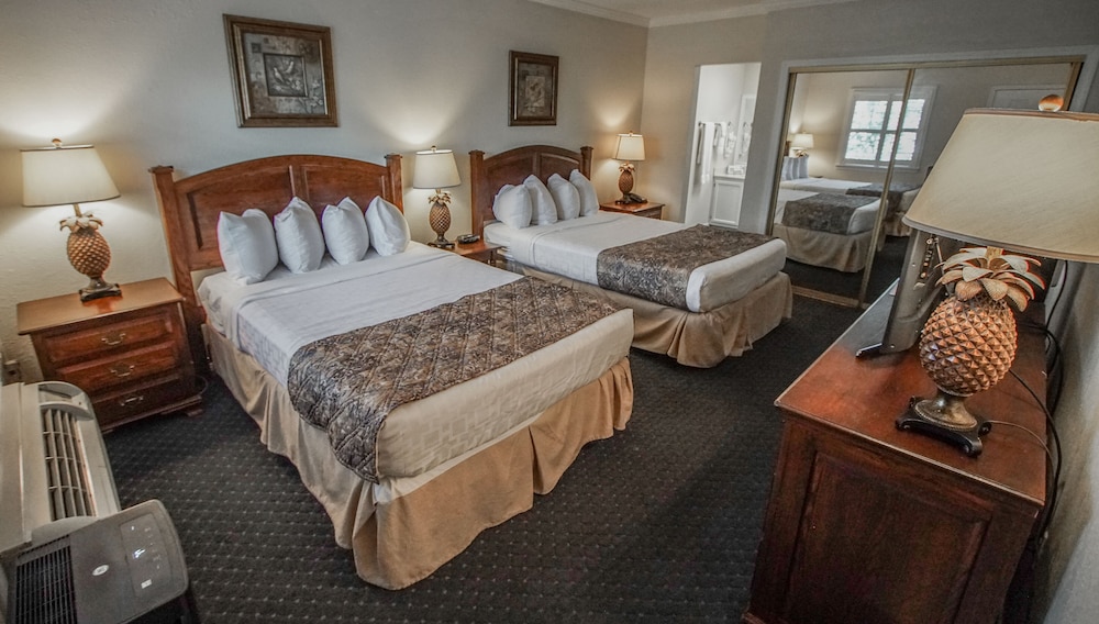 Basic Room, 2 Queen Beds