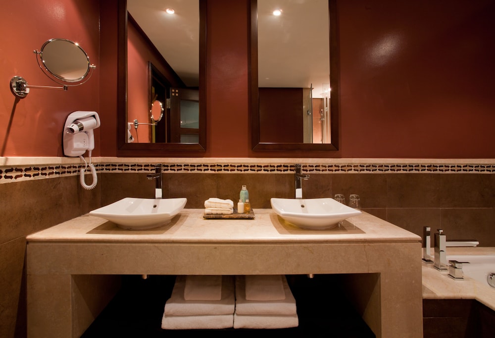 Premium Room, Twin Beds, Garden View - Photo 7