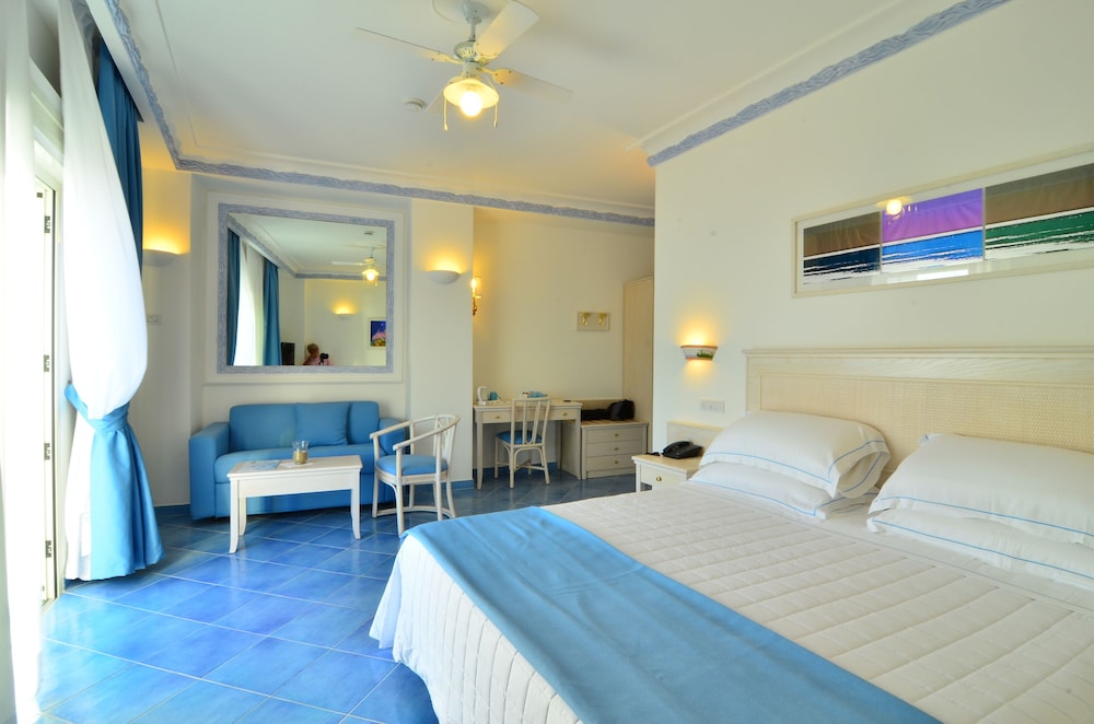 Junior Studio Suite, Sea View (Solaris) photo 3