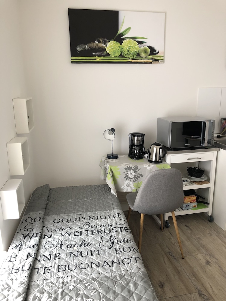 Single Room, Refrigerator & Microwave photo 1