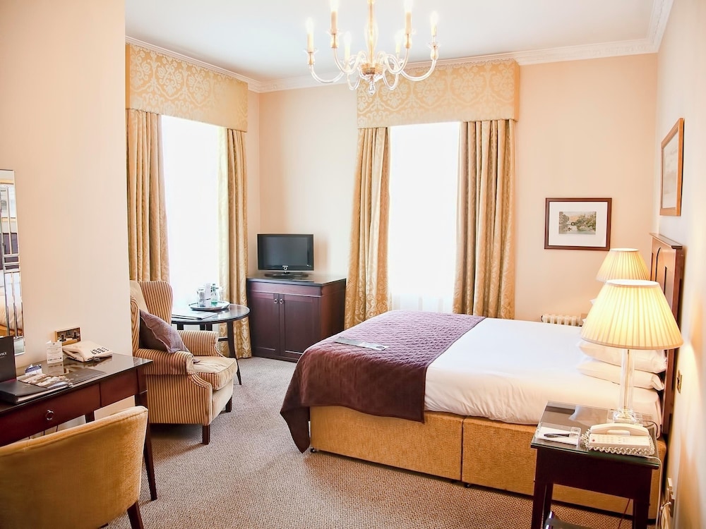 Mansion House Classic photo 1