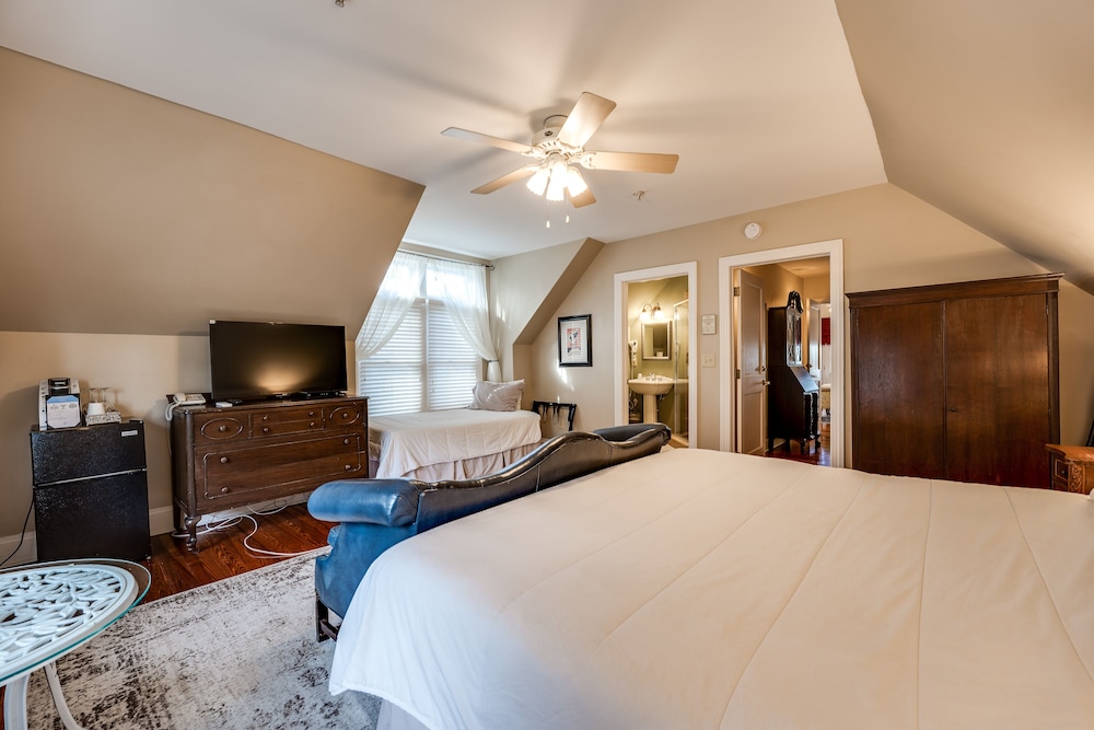 Premium Double Room, Ensuite (Oak Room) photo 2