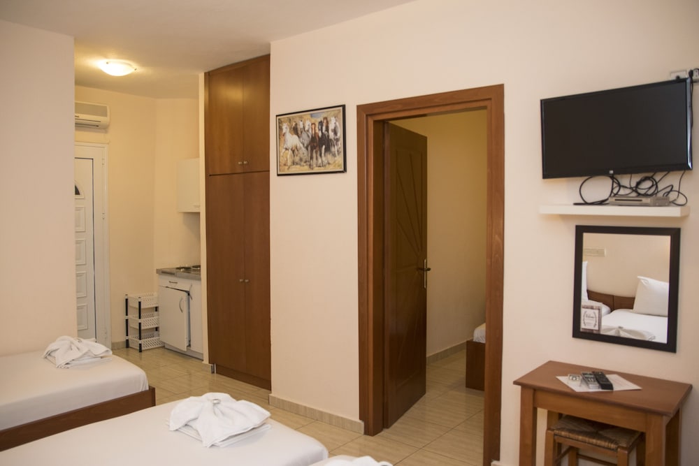 Apartment, 2 Bedrooms, Sea View photo 3
