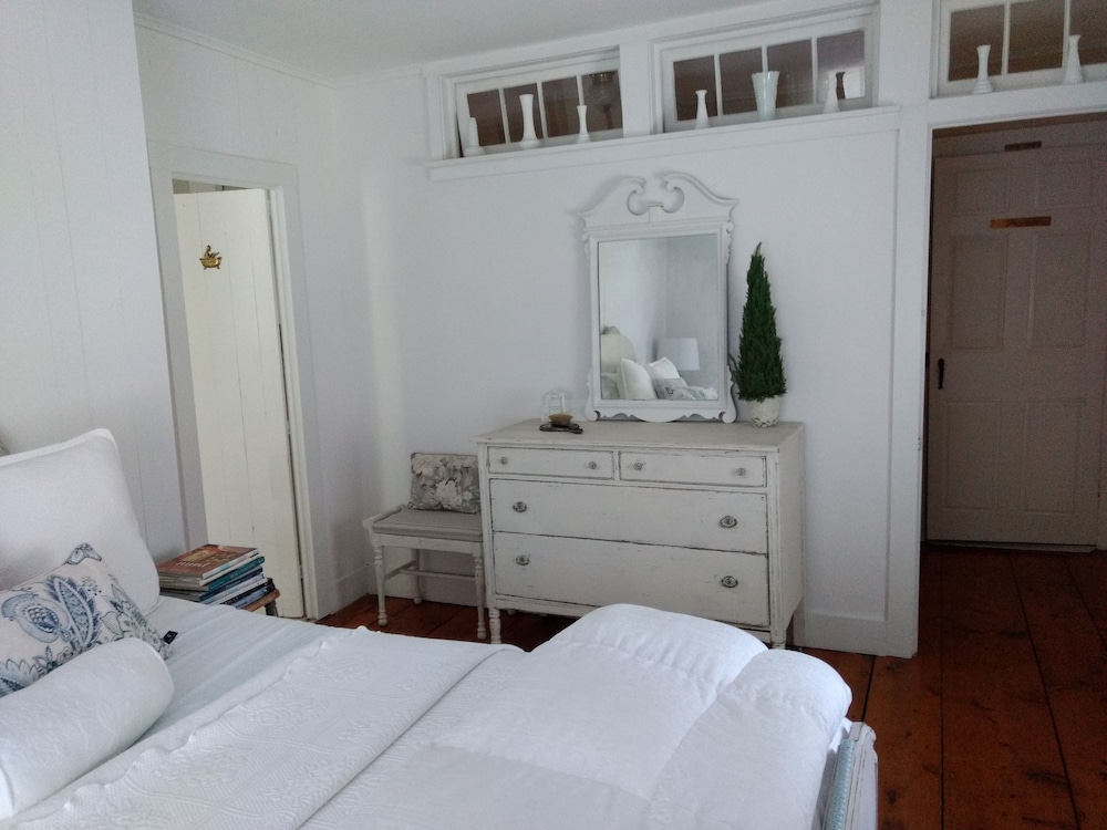 The Christopher Waterman Room photo 1
