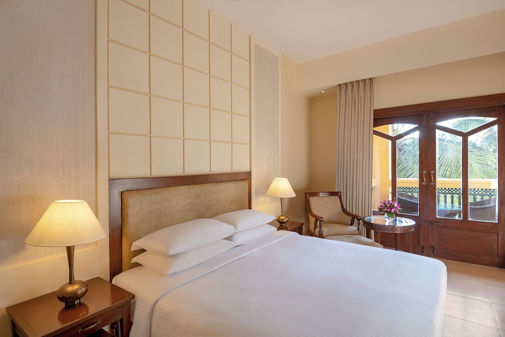 Suite, Balcony, Pool View (SeleQtion )