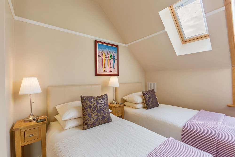 Superior Double Room, Ensuite, Garden View (Shell) photo 3