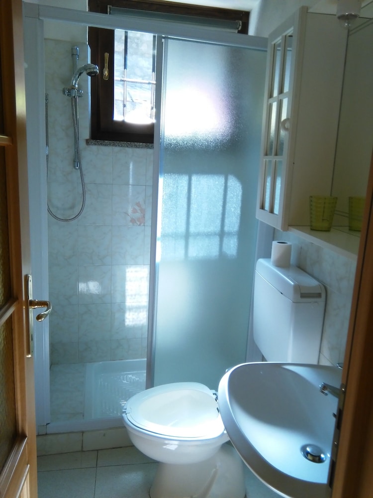 Traditional Apartment, Kitchen, Courtyard Area photo 3