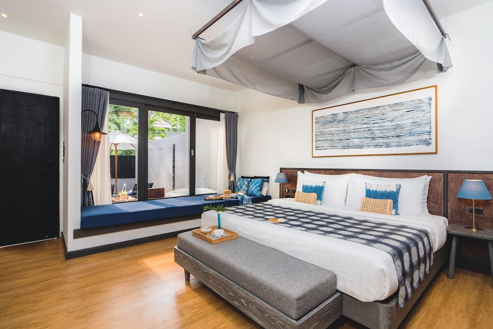 Pool Suite - Photo 4