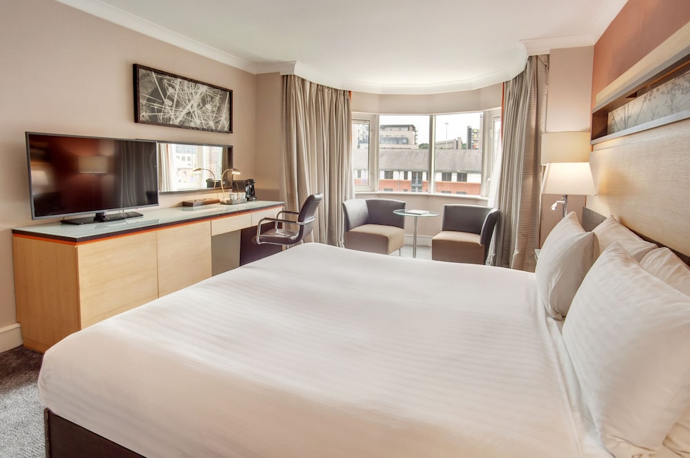 Junior Suite, 1 King Bed, Non Smoking photo 2