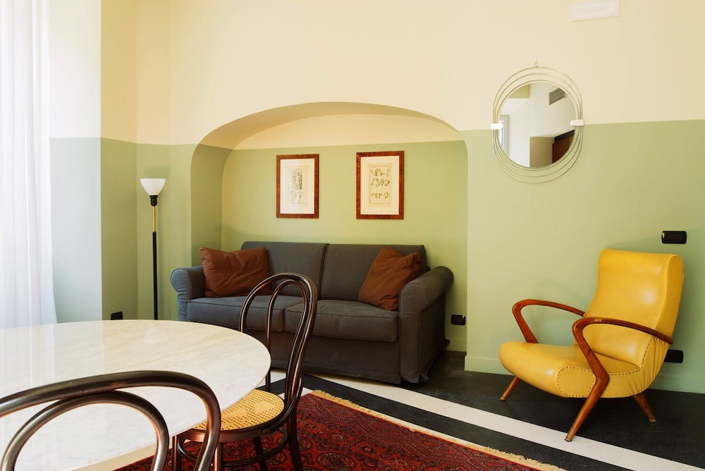 Deluxe Apartment, 1 King Bed with Sofa bed, Non Smoking, Housekeeping (2.4)