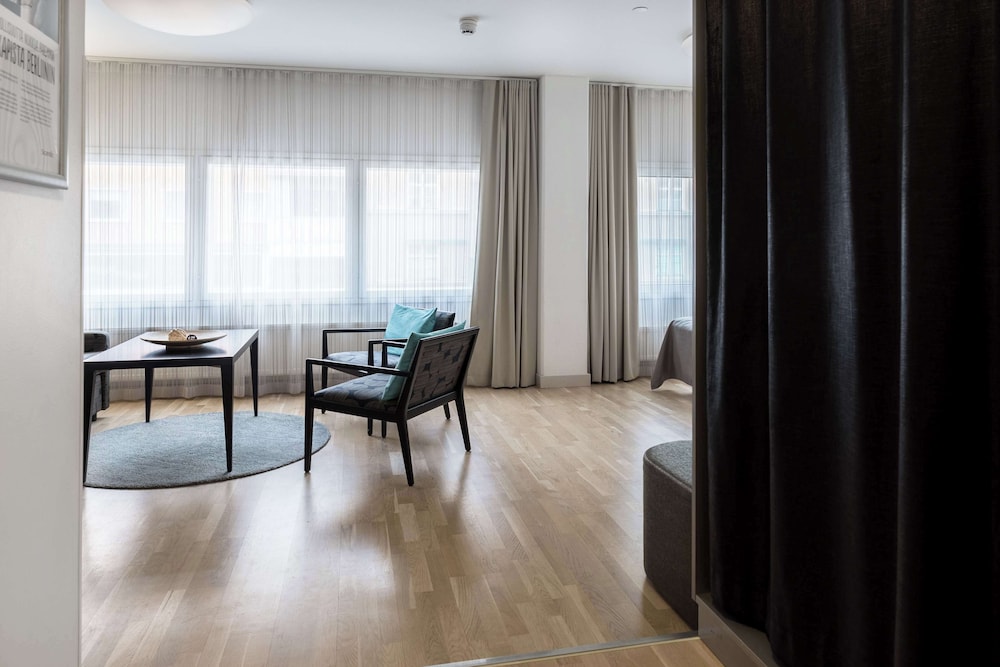 Family Room (Superior) - Photo 4