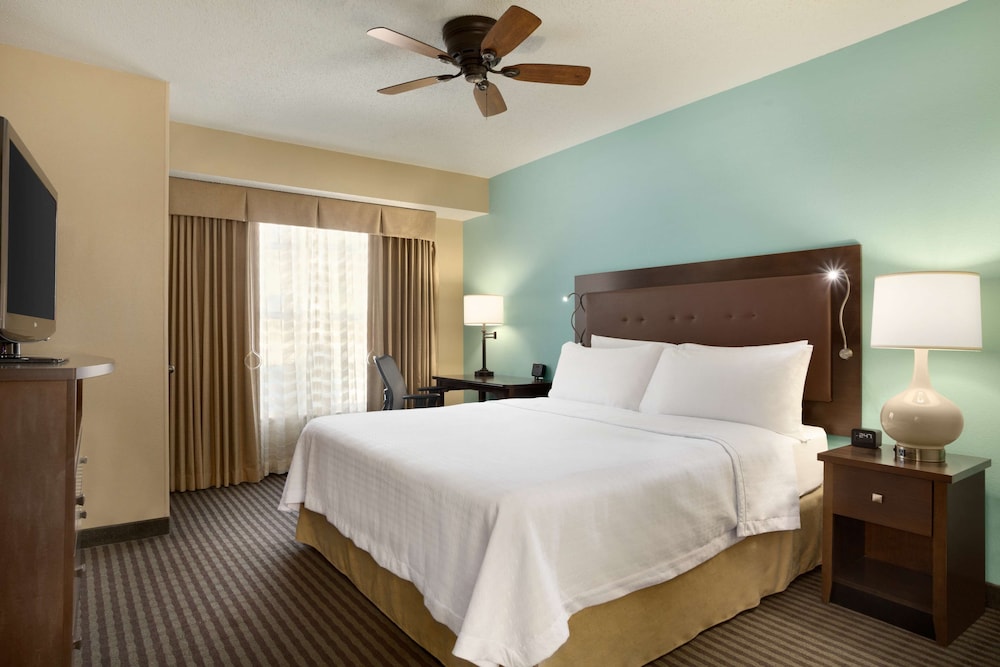 Suite, 1 Queen Bed, Accessible, Bathtub - Photo 2