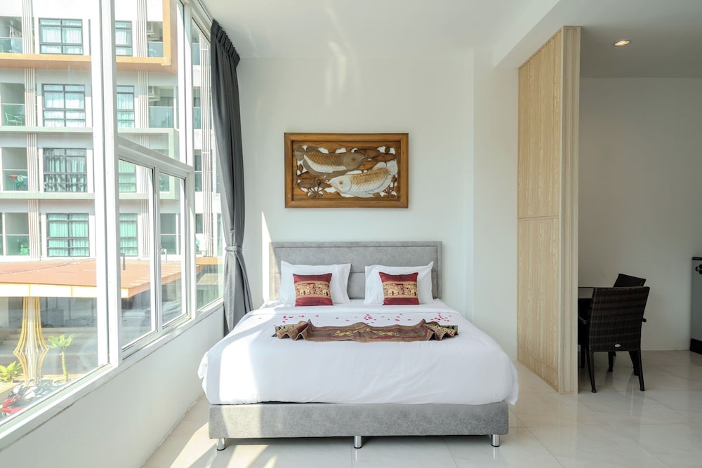 Standard with View photo 2