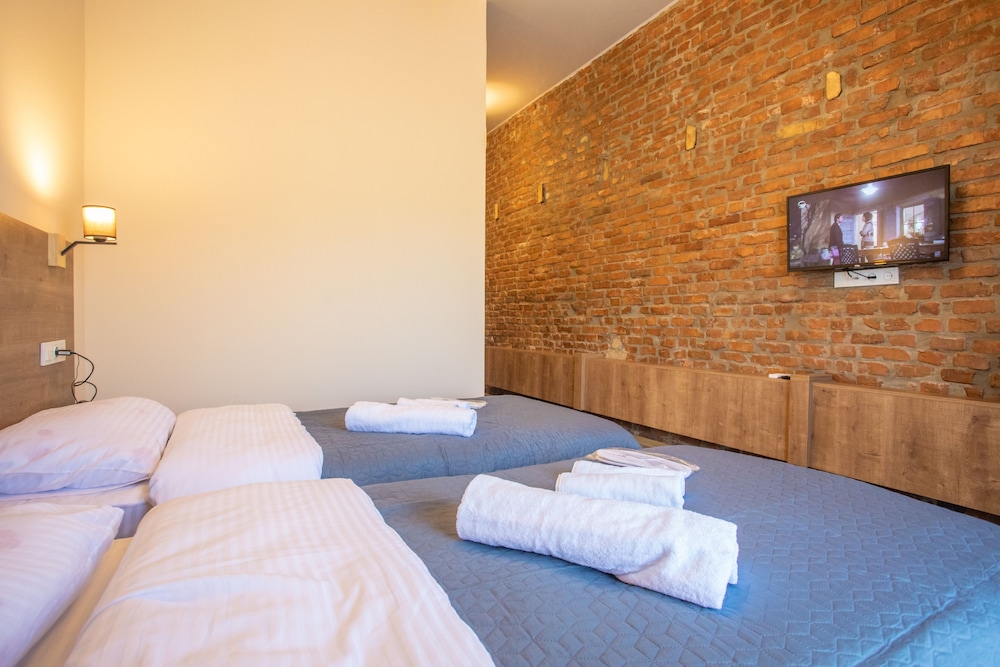 Standard Double or Twin Room, Mountain View (302) photo 2