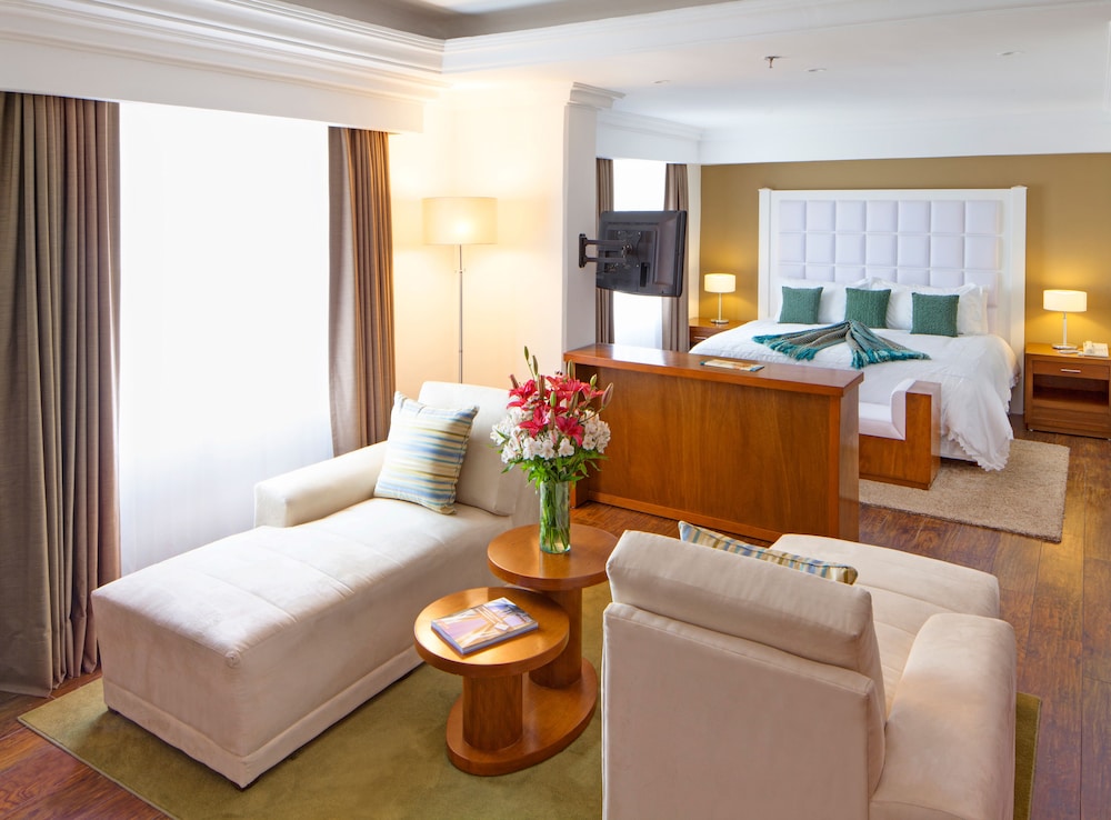 Penthouse, 1 King Bed photo 2