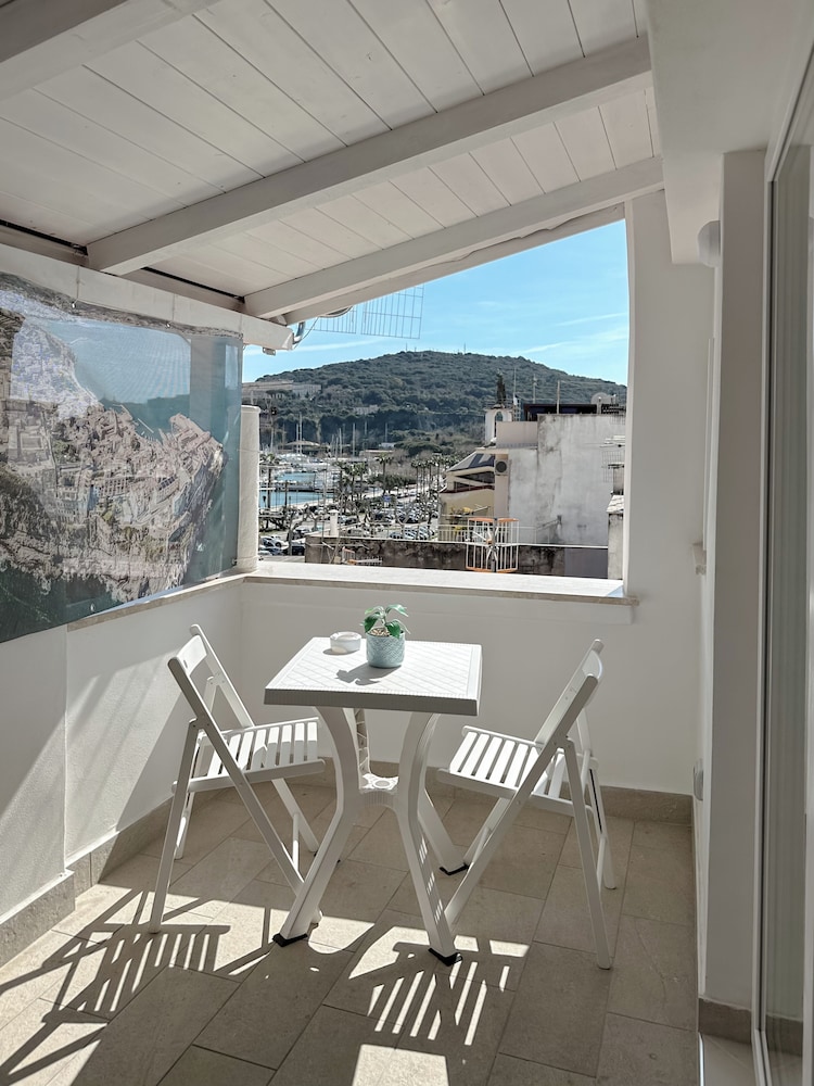 Apartment, Marina View