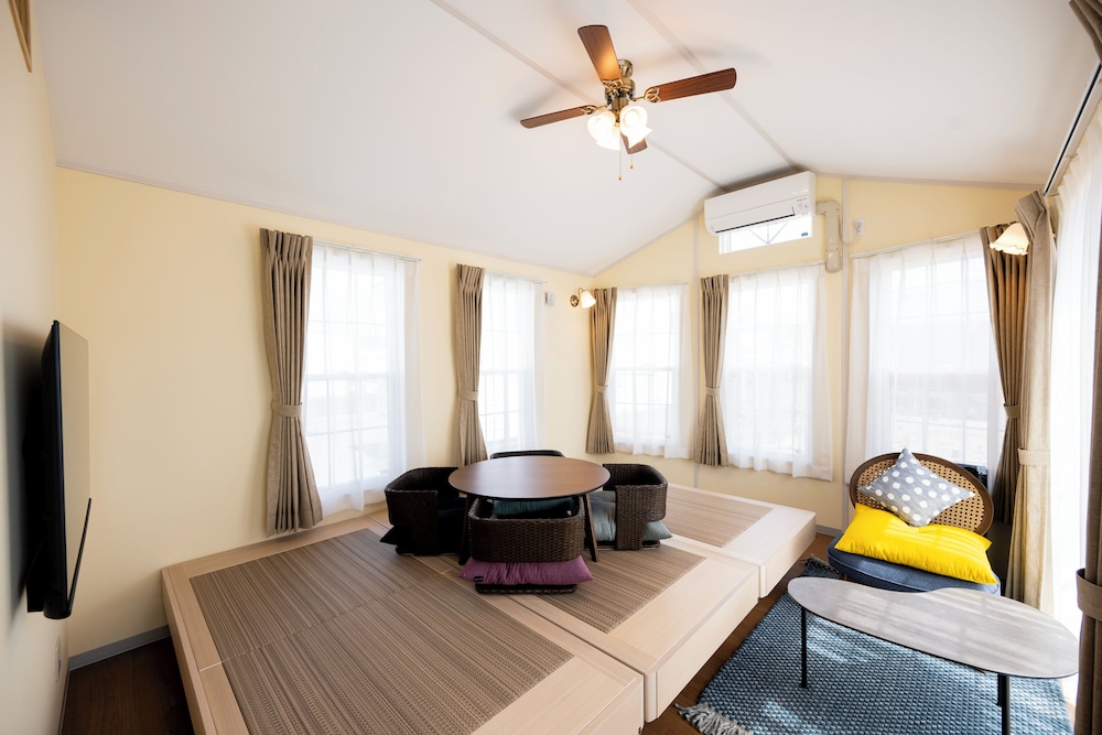 Japanese-style Mobile Home, Multiple Bedrooms, Balcony, Mountain View