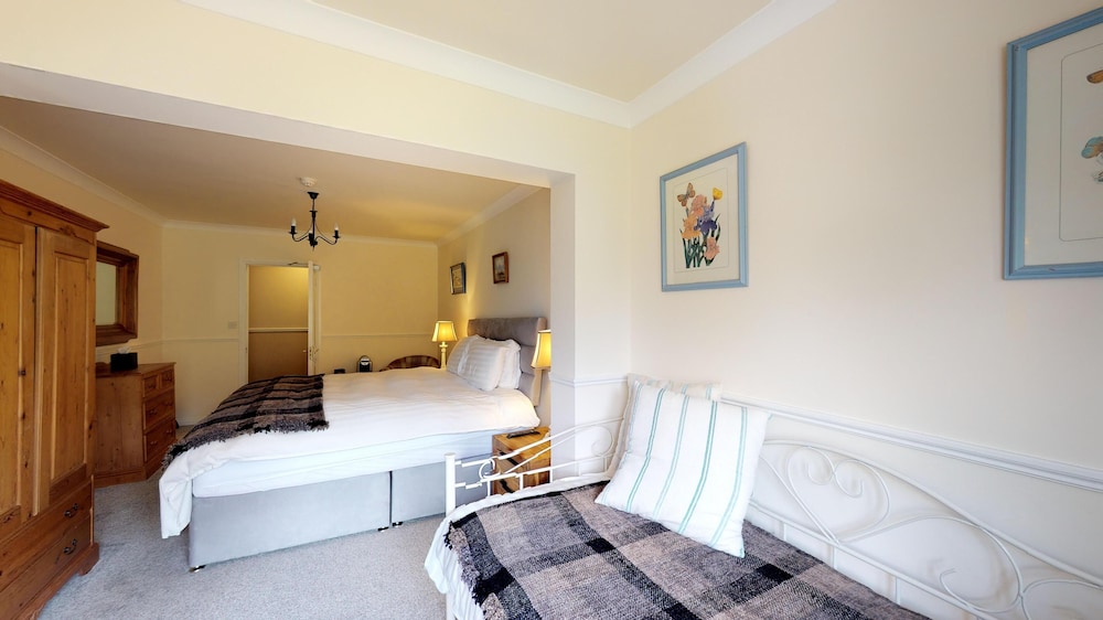 Double/Twin/Family (King & Daybed) photo 2