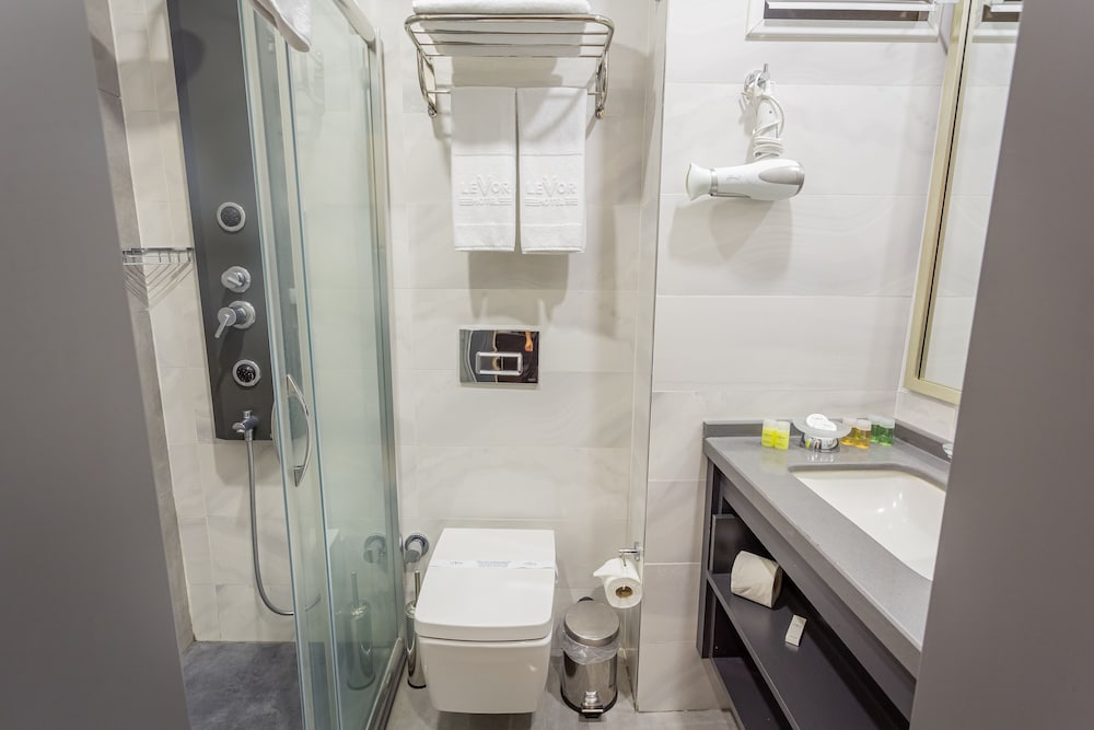 Standard Double Room - Photo 12
