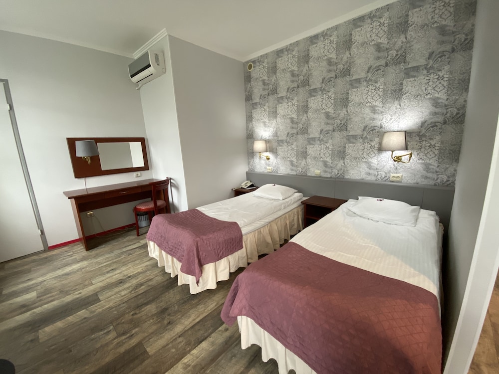 Double or Twin Room - Photo 17